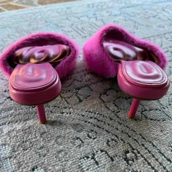 SOLDJacquemus Fuchsia Furry Heeled Sandals - Picture 3 of 4